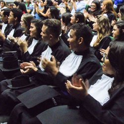 #10438 Maracanaú celebra formatura dos concludentes 2016.1