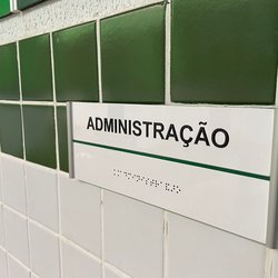 #10922 IFCE Tianguá instala placas em braile no campus