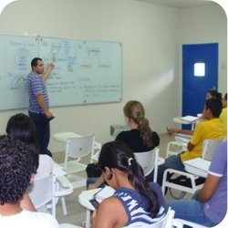 #10936 Alunos são beneficiados com auxílios