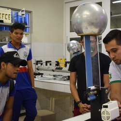 #11021 Estudantes celebram Dia Mundial da Astronomia