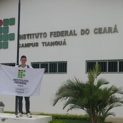 #11382 Estudante se prepara para embarcar para Portugal