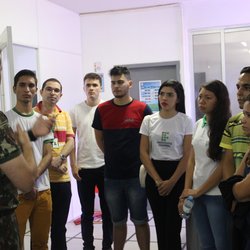 #11390 Estudantes realizam visita técnica ao Exército