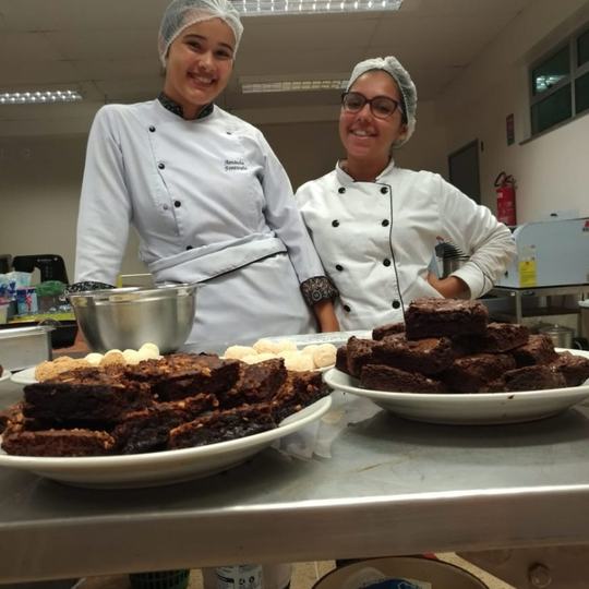 #15720 Alunas de Gastronomia de Baturité realizam oficina de chocolate