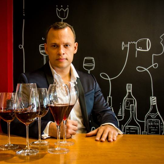 #15984 Docente de Baturité é selecionado por instituição internacional de vinhos