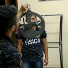 #17310 Alunos realizam experimentos de Física