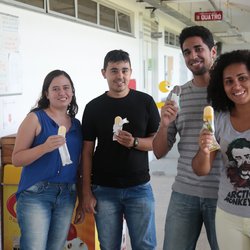 #18123 Sorveteria motiva pensamento crítico