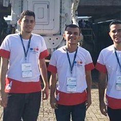 #18153 Alunos comemoram resultado em Maratona de Programação