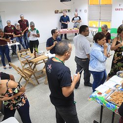 #18191 Alunos de Hotelaria expõem trabalhos em Aracati