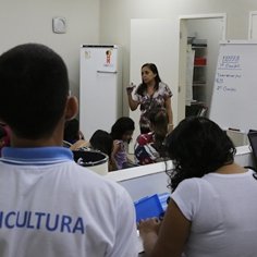 #18223 Mulheres recebem capacitação para cultivar ostras