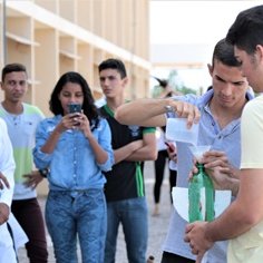 #18258 Estudantes fazem lançamento de foguetes