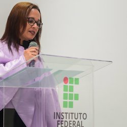 #18409 Professora de Aracati é selecionada para curso da embaixada espanhola