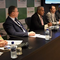 #19974 “Bloqueio de 30% não é definitivo”, afirma secretário do MEC em reunião do Conif