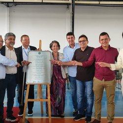 Placa inaugural da TV Educativa IFCE Iguatu (Foto: Amanda Alboíno)