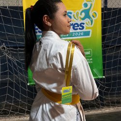 Beatriz Alexandre, estudante de Jaguaribe cammpeã no karatê