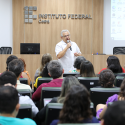 #20935 Em reunião, Wally Menezes fala sobre novos campi e reestruturação do PCCTAE