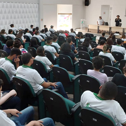 #3272 Reflexões marcam o dia do estudante