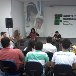 #8443 Extensão leva luteria popular ao campus Tauá