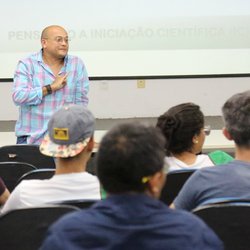 #8679 Curso de Letras promove série de seminários