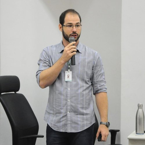 Professor Aelton Biasi Giroldo