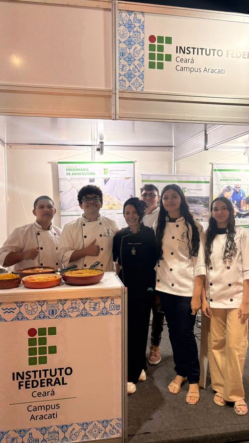 Alunos do campus Aracati no Festival do Camarão