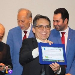 Campus recebe comenda