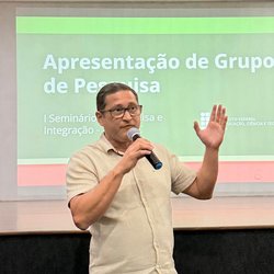 Diretor do IFCE de Quixadá apresenta os objetivos do seminário de pesquisa