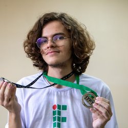 José Eleutério ganhou a medalha de prata no Torneio Internacional de Jovens Físicos (IYPT), considerado a Copa do Mundo de Física(Foto: Rodrigo Brasil)