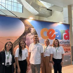 Equipe do campus de Aracati na mesa-redonda sobre Rotas turísticas em LIBRAS