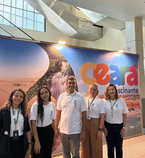 Equipe do campus de Aracati na mesa-redonda sobre Rotas turísticas em LIBRAS