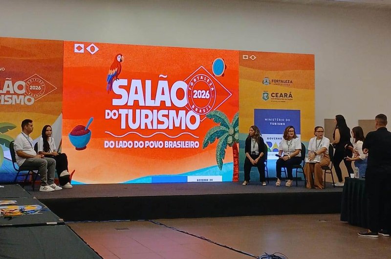 Equipe de Aracati da mesa-redonda sobre Rotas turísticas em LIBRAS