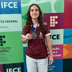 Estudante Júlia Carvalho - prata na Olimpíaida de Matemática