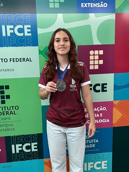 Estudante Júlia Carvalho - prata na Olimpíaida de Matemática