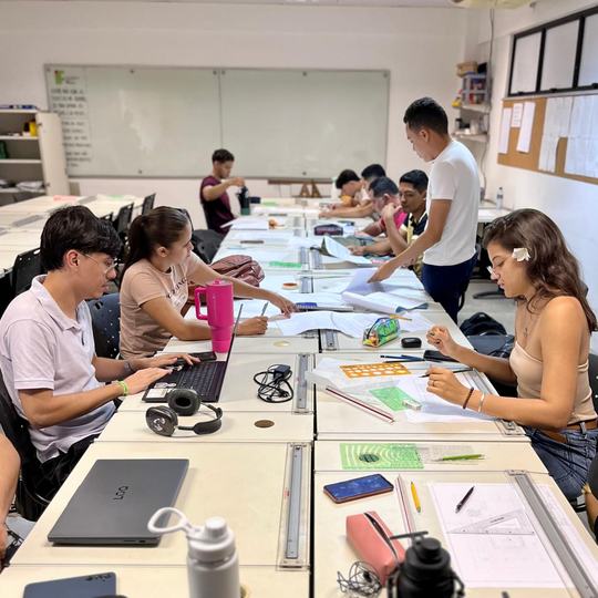 Estudantes participam de curso de desenho no IFCE de Quixadá