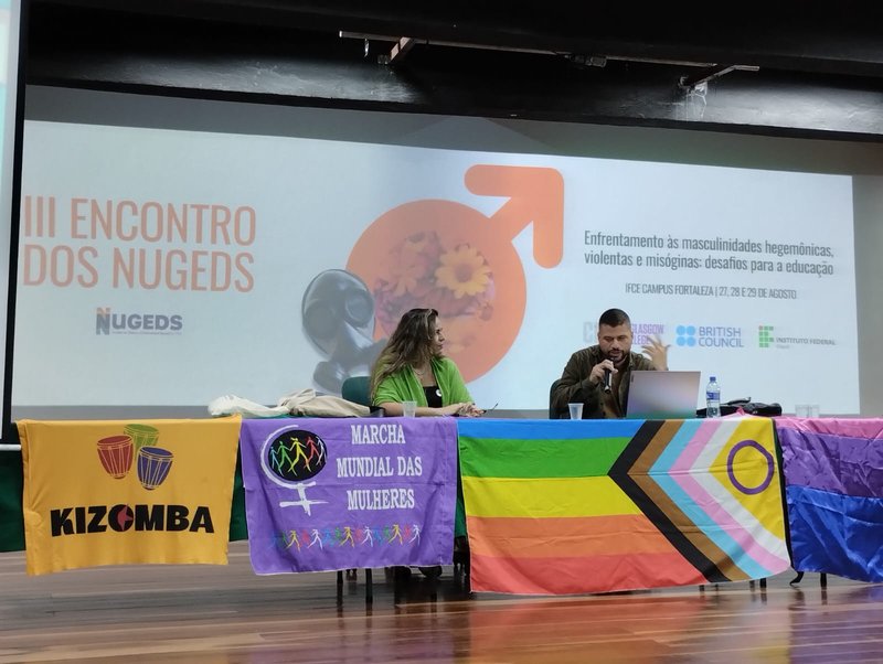 Professor Estevam Dédalus Pereira de Aguiar (UEPB) fala sobre "No submundo da machosfera: a constituição dos discursos de ódio contra mulheres e LGBTs nos fóruns virtuais"