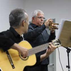 Tabuleiro do Norte - Músicos em apresentação no auditório