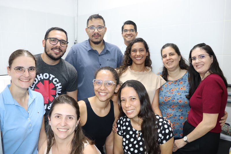 Limoeiro do Norte - Equipe Mestrado Alimentos recebe treinamento para uso do nariz eletrônico