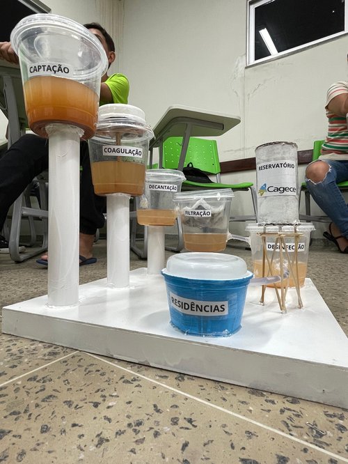 Alunos constroem maquetes para aprender sobre tratamento de água