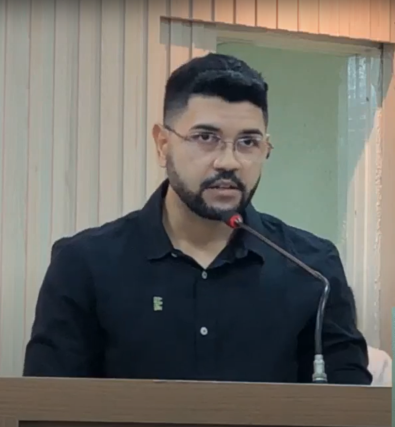 O professor Leandro falou como egresso do curso e atual servidor do campus.
