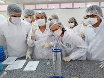 Licenciatura em Quí­mica (foto Luciana Gomes)