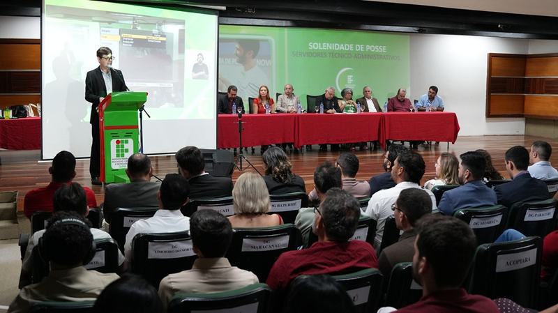 Pró-reitor Marcel Ribeiro participou de solenidade