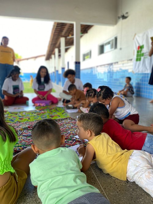 Oficina foi ministrada com crianças