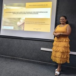 Paula Veruska durante a apresentação