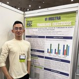 O estudante Iarlly Prado apresentou pesquisa desenvolvida no campus