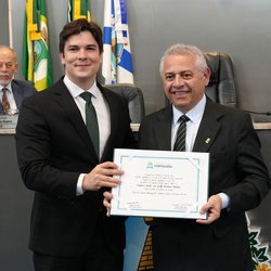 Natural de Baturité, reitor do IFCE é agraciado com título de cidadão de Fortaleza (Foto: Eugênio Pacelli/IFCE)