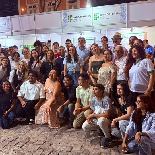 Servidores e discentes do campus Aracati no Festival do Camarão