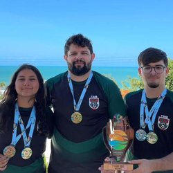 Treinador Sávio Mirelly e judocas Laís Brito e Gláuber Portela