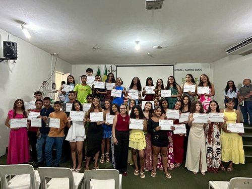 Turma do PartiuIF recebe certificação