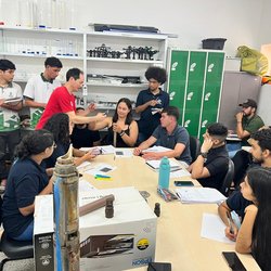 Estudantes visitam laboratório no campus Sobral
