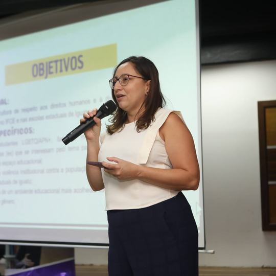 Roberta Menezes