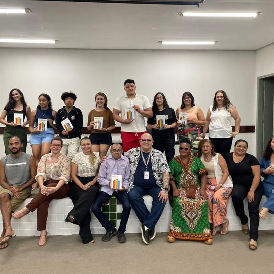 Lançamento do Livro A Resistência dos Vaga-Lumes